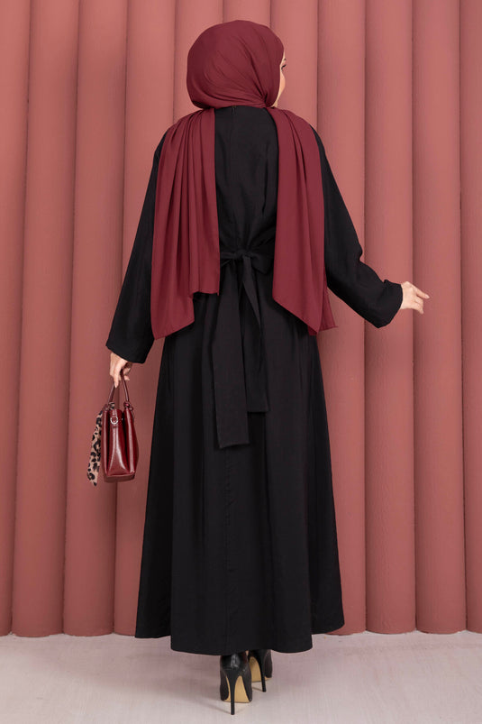 Kleid mit Gürtel und Taillenfalte, Schwarz