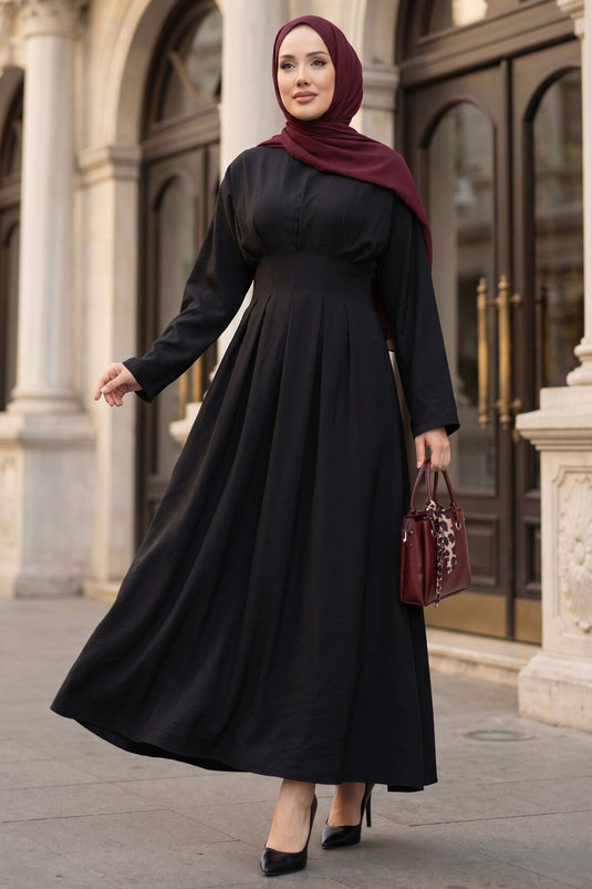 Kleid mit Gürtel und Taillenfalte, Schwarz