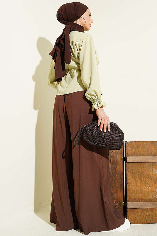 Chemisier court à taille élastiquée avec bordure en tulle, couleur vert avocat