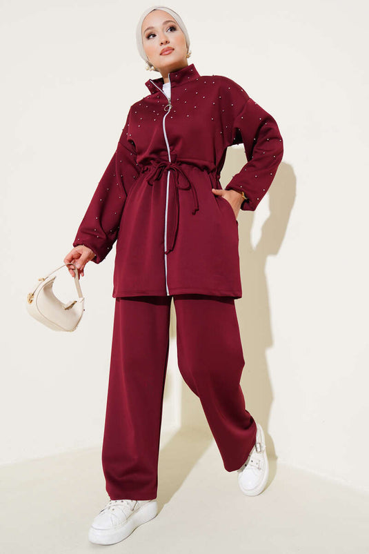 بدلة غوص من قطعتين مزينة بالخرز على الخصر بلون عنابي