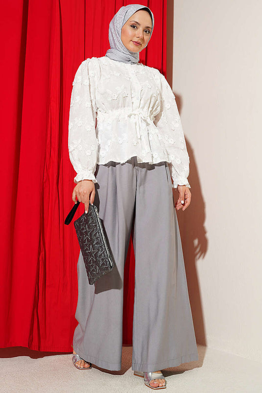 Chemise écrue à broderie florale avec ceinture en tissu