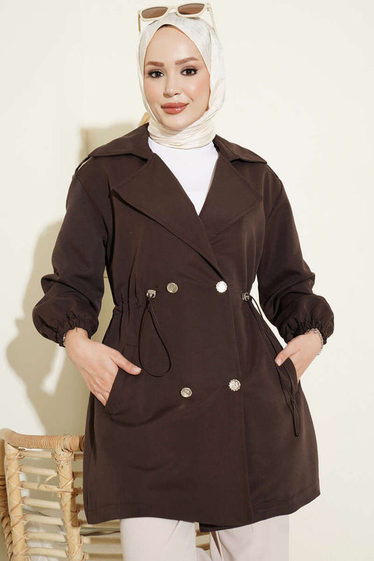 Gürteltrenchcoat Mit Knöpfen In Warmem Kaffee