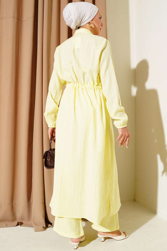 قميص طويل بحزام خصر بأزرار، طقم من قطعتين، أصفر