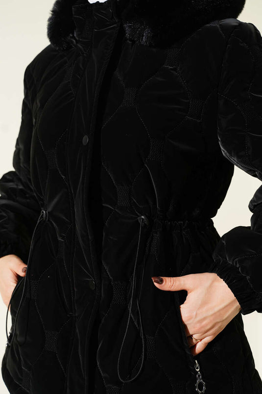 Veste courte matelassée noire à capuche avec tunnel de taille