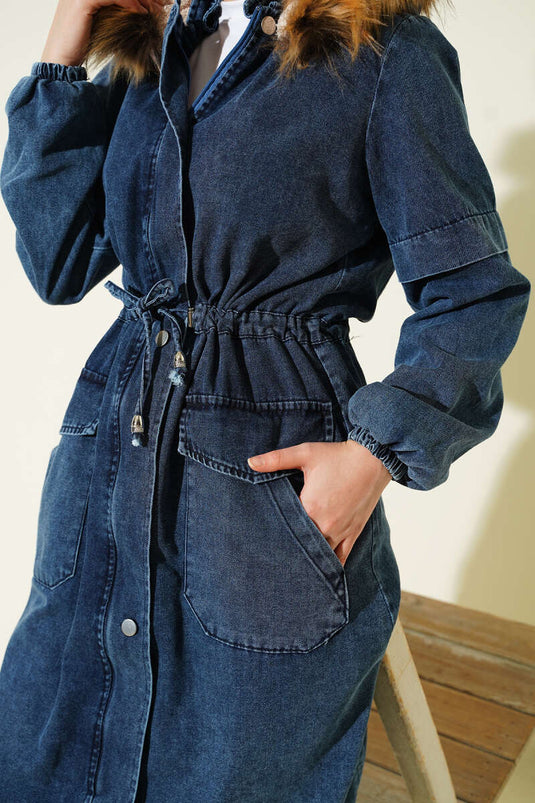 Veste en jean à capuche avec cordon de serrage à la taille, bleue