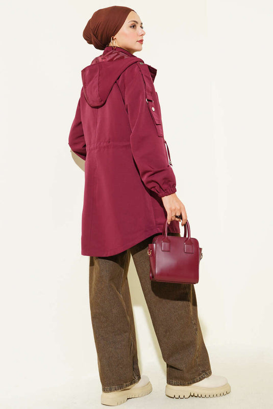 Trench-coat à capuche avec passant de ceinture, bordeaux