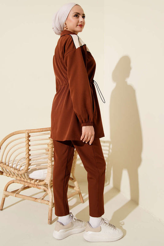 طقم مزدوج بحواف الكتف مع فتحة Bel Tünelli باللون البني