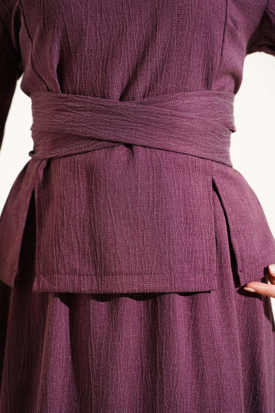 Ensemble Deux Pièces Avec Jupe Plissée Et Ceinture En Prune