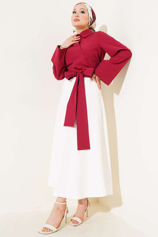 قميص قصير برباط على الخصر باللون الأحمر الداكن