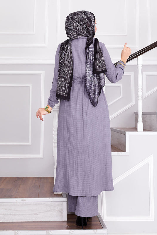 بدلة حجاب رمادية مع بنطلون مربوط عند الخصر