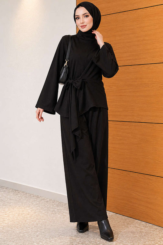 طقم أساسي ذو حزام أسود