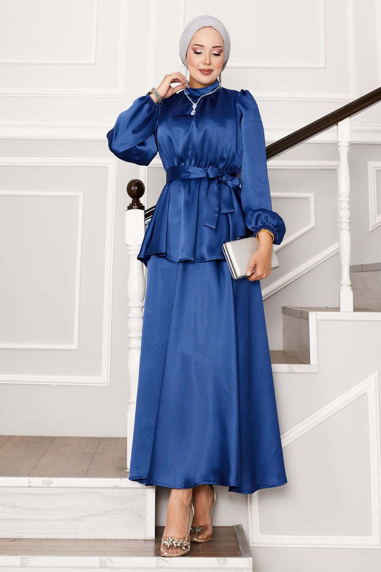Tailleur jupe en satin avec ceinture plissée à la taille, couleur indigo