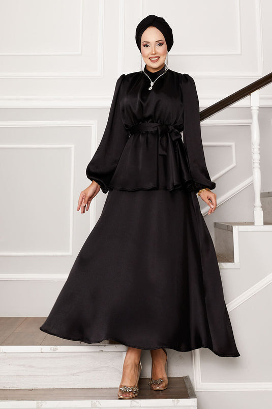 Tailleur jupe en satin avec ceinture plissée noire