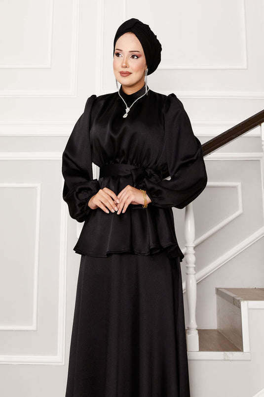 Tailleur jupe en satin avec ceinture plissée noire