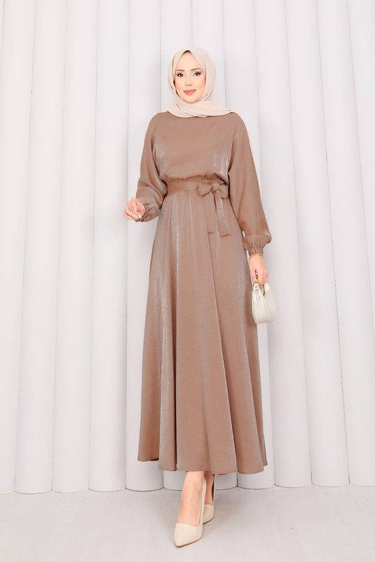 Robe hijab à manches chauve-souris avec ceinture amovible et taille plissée, couleur beige