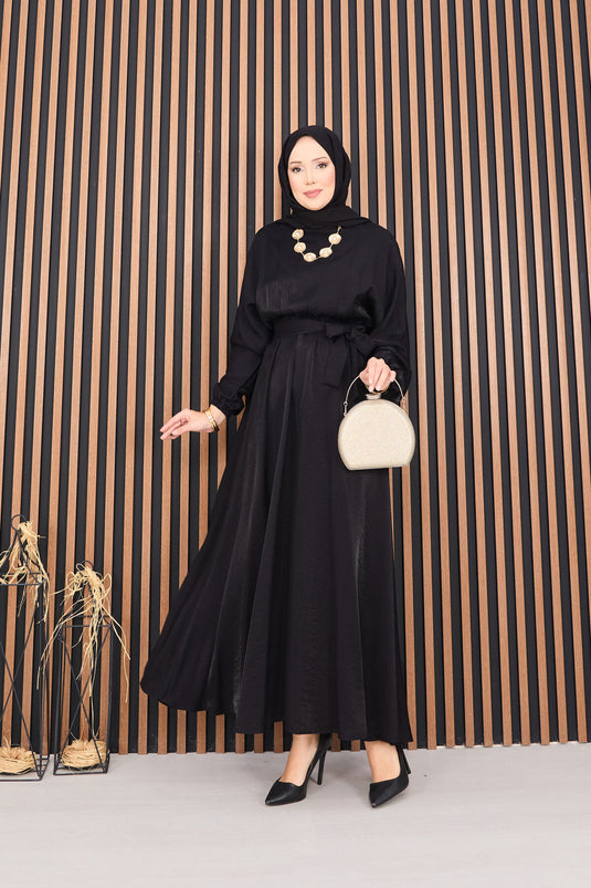 Robe hijab noire à manches chauve-souris et taille plissée