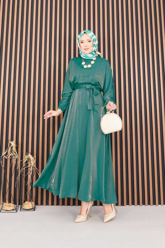 Smaragdgrünes Hijab-Kleid mit Fledermausärmeln und Taillenbund