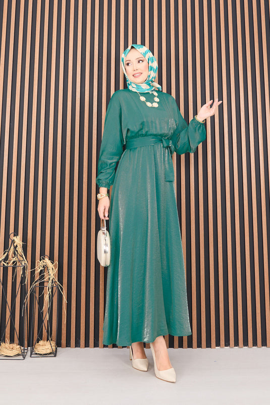 Smaragdgrünes Hijab-Kleid mit Fledermausärmeln und Taillenbund