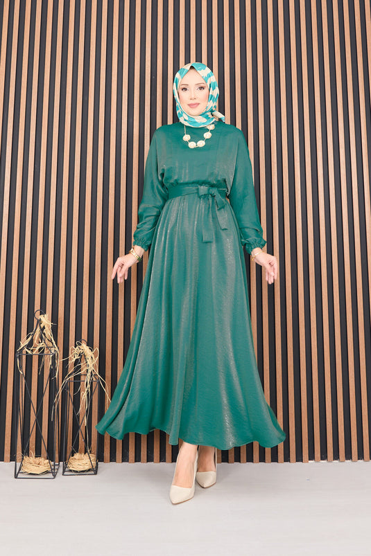Smaragdgrünes Hijab-Kleid mit Fledermausärmeln und Taillenbund