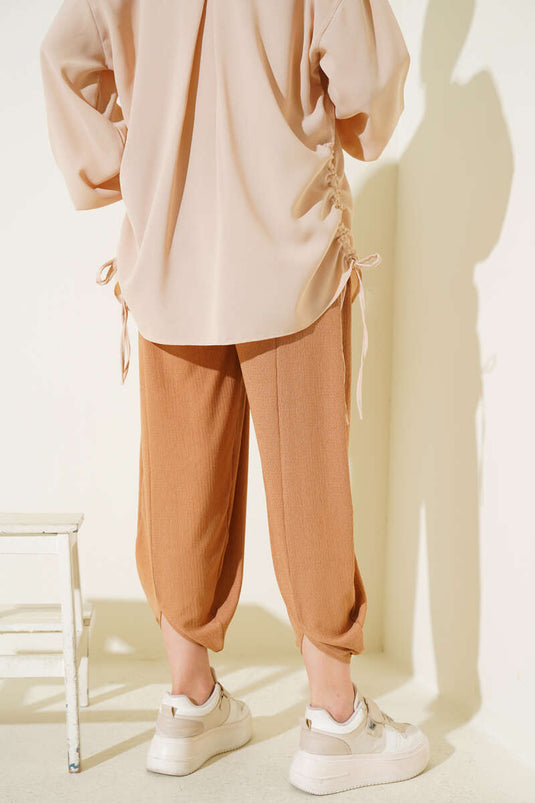 Pantalon ample avec cordon noué à la taille, couleur camel