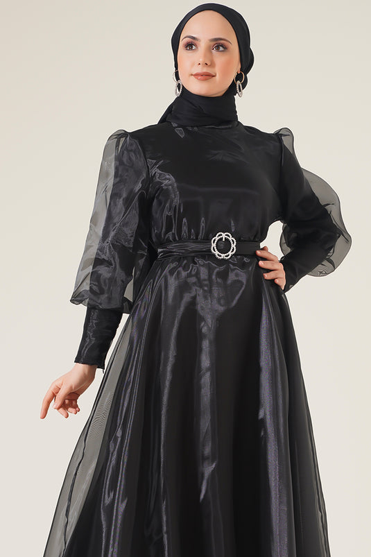 Robe noire en tulle à taille ceinturée