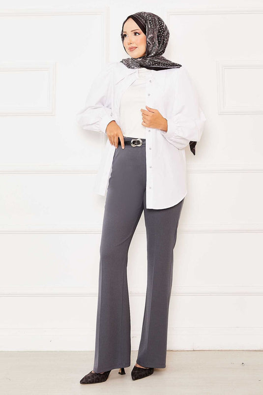 بنطلون جينز بخصر مطاطي وقصة جرس باللون الدخاني