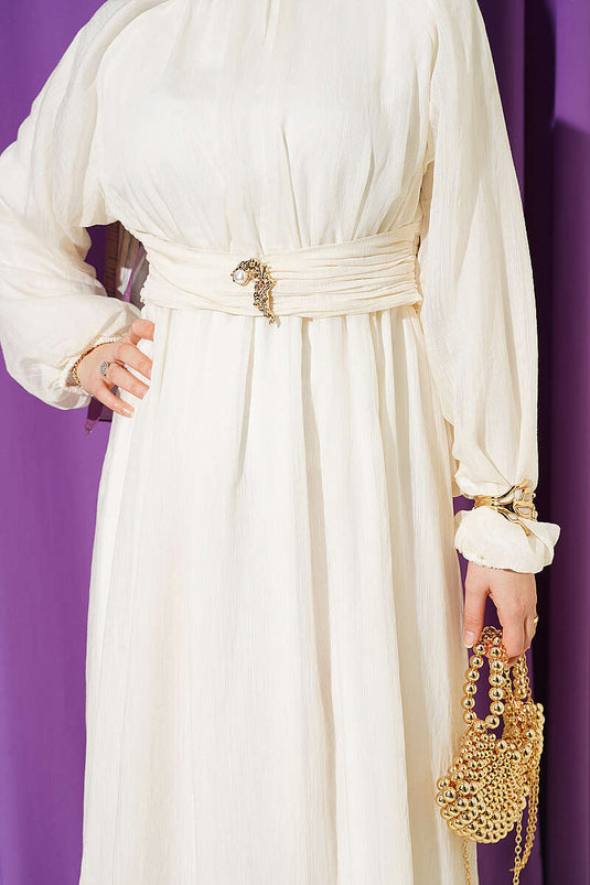 Beiges Kleid mit Gummizug und ausgestelltem Rock