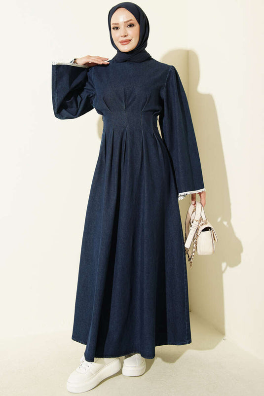 Abito Con Cintura E Dettagli In Blu Navy