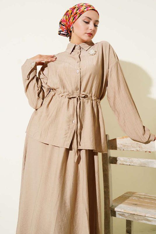 طقم من قطعتين بخصر نفق وتنورة لاتيه