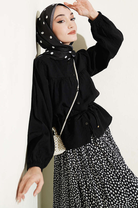 Camicia corta nera oversize con collo a tunnel