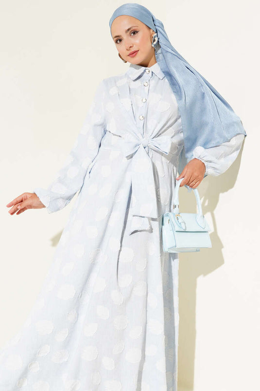 فستان منقط بنصف أزرار باللون الأزرق الفاتح