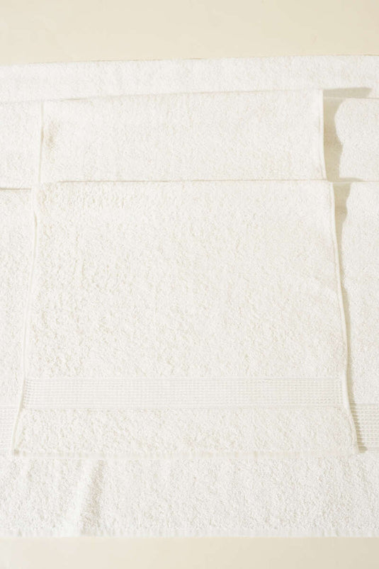 طقم مناشف حمام Betüş مكون من قطعتين باللون البيج