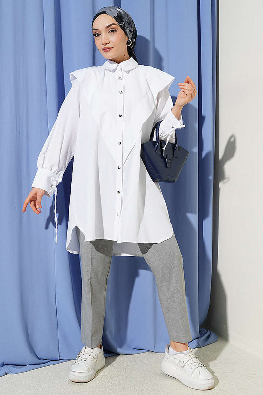 Chemise blanche à manches longues avec lien au poignet et col en V