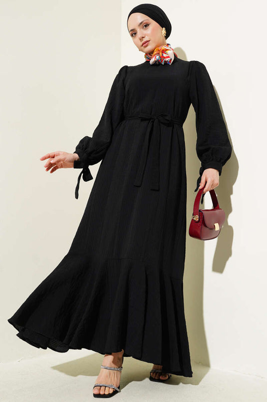 فستان سيرساكر أسود بطول الكاحل مع حزام