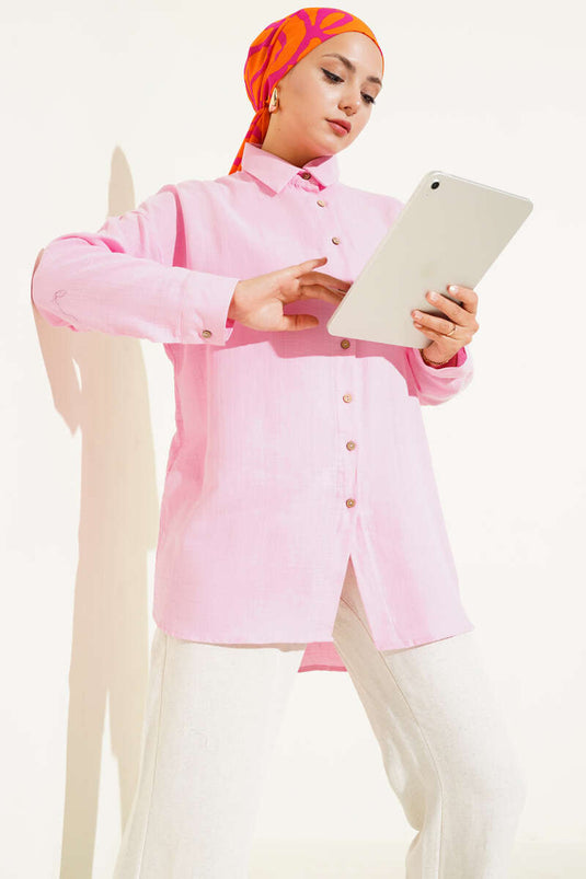 قميص أساسي بأزرار عند الكاحل، وردي