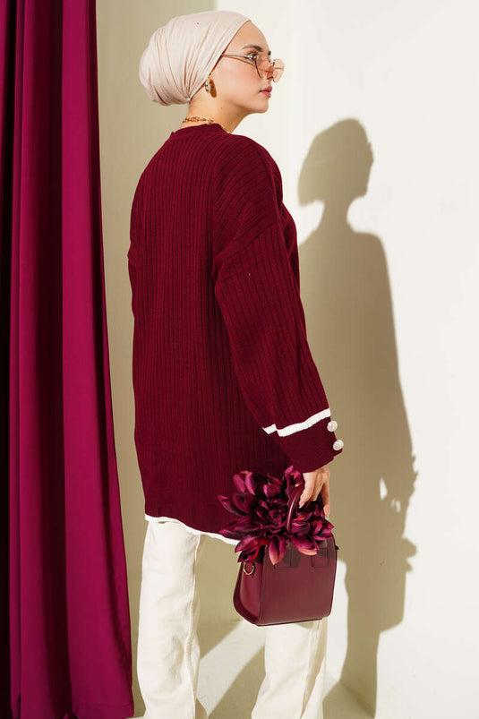 سترة محبوكة مضلعة بأزرار على الأكمام، لون عنابي