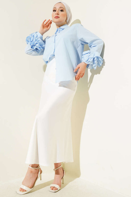 قميص قصير مع كشكشة عند الكاحل باللون الأزرق الفاتح