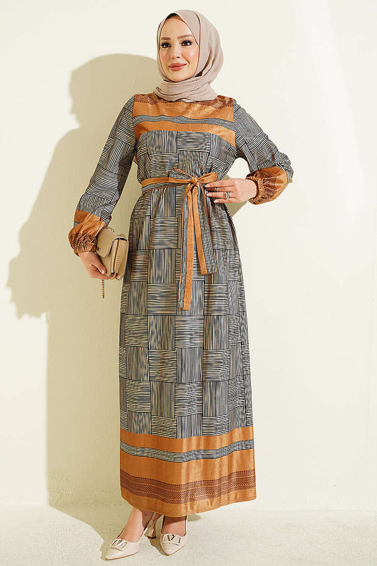 Gelbes Kleid Mit Elastischen Bündchen Und Dama-Muster
