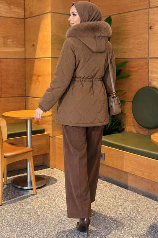 Chaqueta Marrón Con Detalles De Piel Y Puños Elásticos