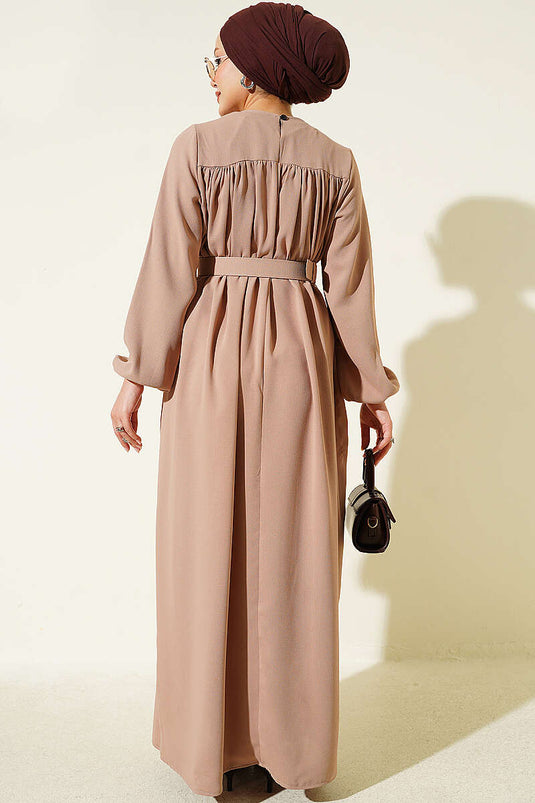 Beige Elastisch Jurk Met Ruches Aan De Zoom