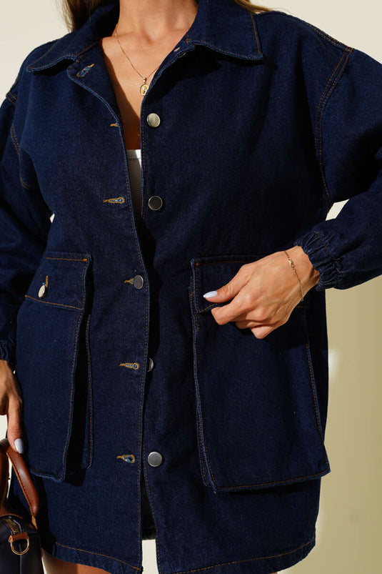 جاكيت جينز أزرق داكن بجيوب مطاطية عند الكاحل