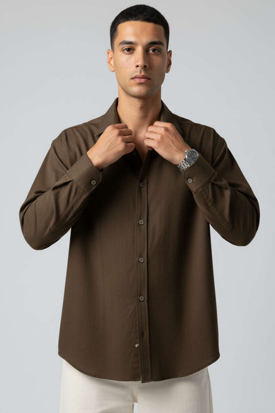 قميص رجالي بتفاصيل عند الكاحل، بني