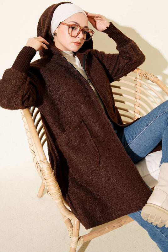 Cardigan bouclé con cappuccio a costine alla caviglia, marrone