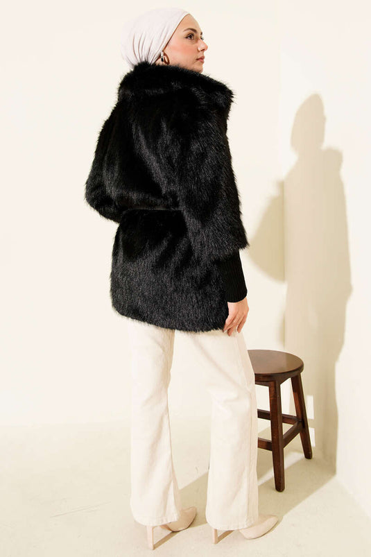 معطف فرو أسود مضلع حتى الكاحل