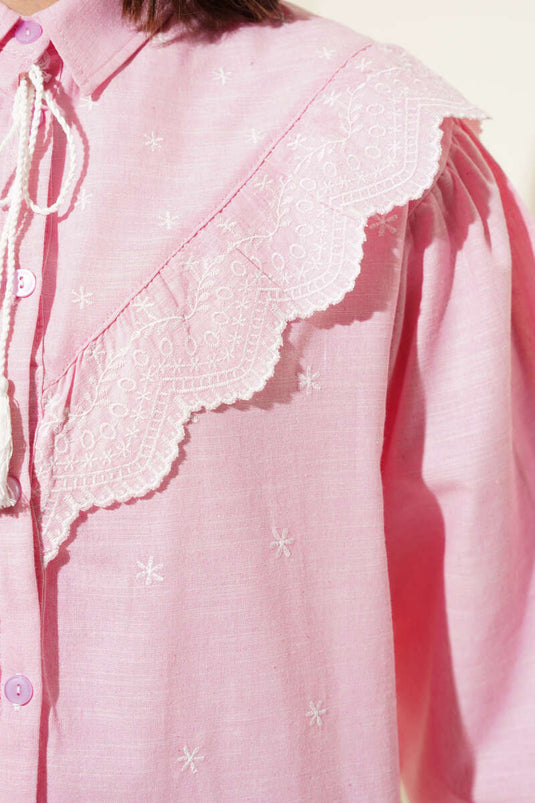 Chemise courte avec poignet et col brodés rose