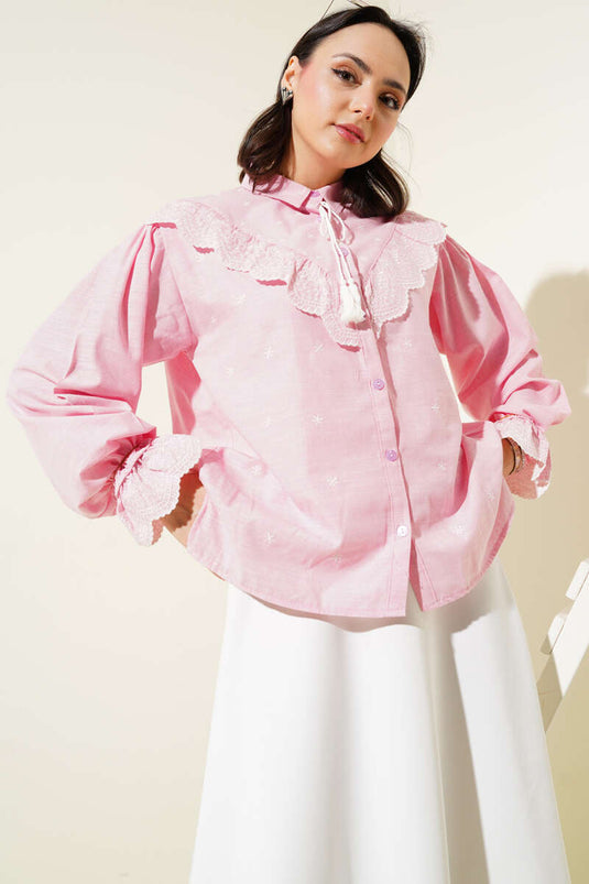 Chemise courte avec poignet et col brodés rose