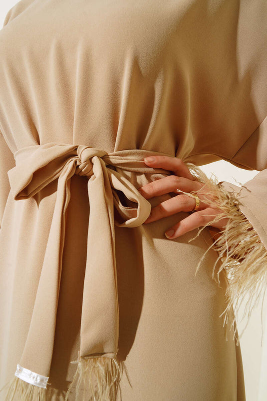 Robe Ceinturée Poignet À Plumes Beige