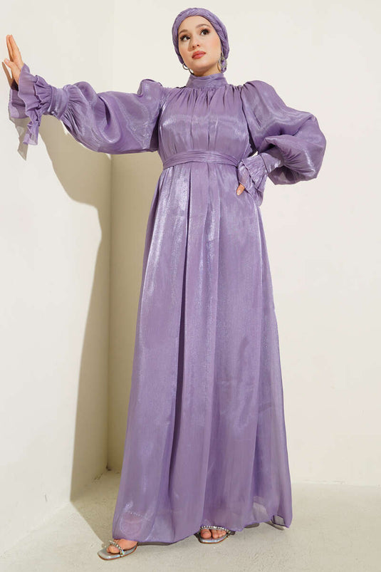 فستان أرجواني مع شال معصم مكشكش هدية