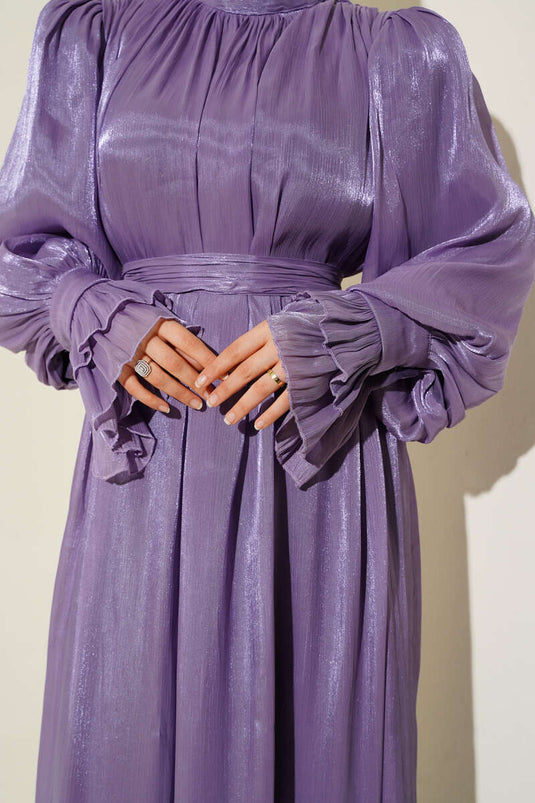 فستان أرجواني مع شال معصم مكشكش هدية