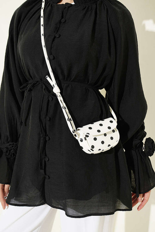 Camicia Nera Con Bottoni E Dettaglio Con Nodo